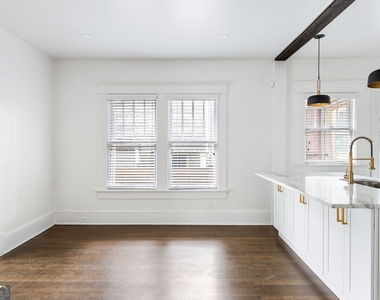 1047 Greencove Avenue Ne - Photo Thumbnail 3