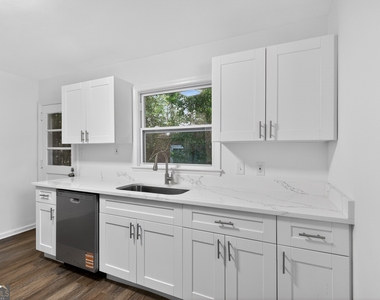 2036 Mcpherson Drive - Photo Thumbnail 6