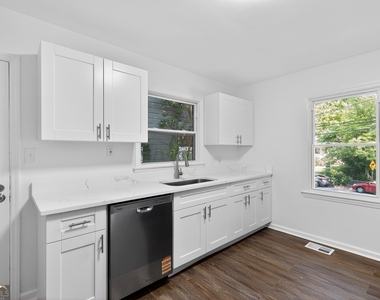 2036 Mcpherson Drive - Photo Thumbnail 4