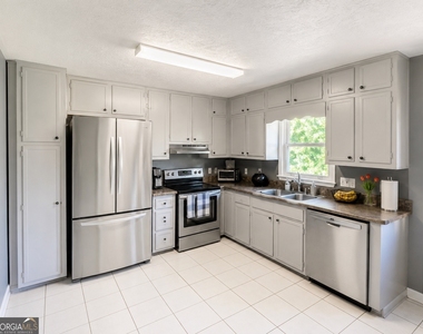 339 Desiree Drive - Photo Thumbnail 2
