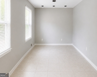 339 Desiree Drive - Photo Thumbnail 6