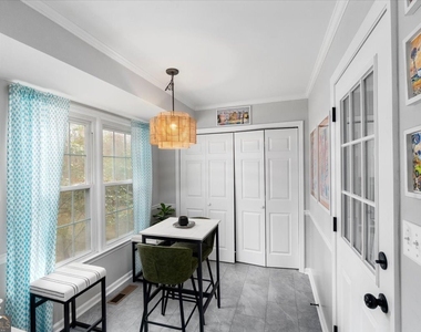 325 Brookstone Drive - Photo Thumbnail 12
