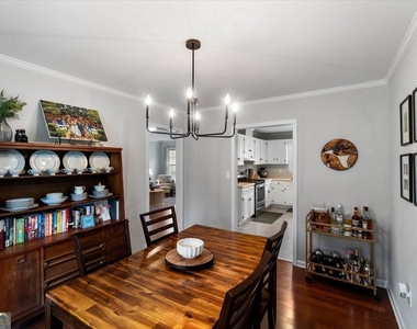 325 Brookstone Drive - Photo Thumbnail 9
