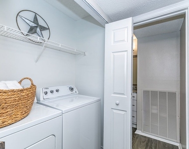 1401 W Paces Ferry Road Nw - Photo Thumbnail 11