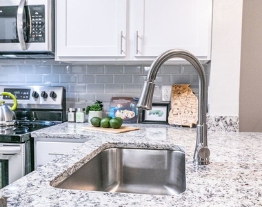 1401 W Paces Ferry Road Nw - Photo Thumbnail 2