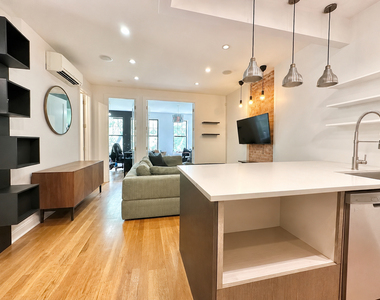 306 Linden Street - Photo Thumbnail 3