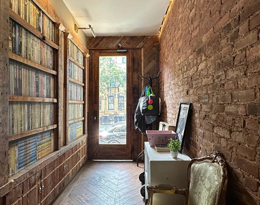 306 Linden Street - Photo Thumbnail 12