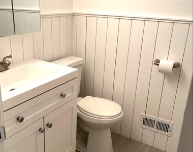 1608 Bay Avenue - Photo Thumbnail 5