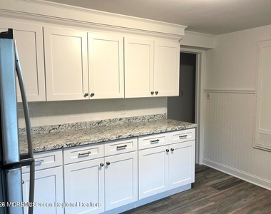 1608 Bay Avenue - Photo Thumbnail 4