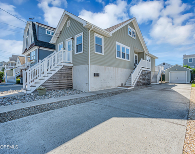 10 Pershing Avenue - Photo Thumbnail 14