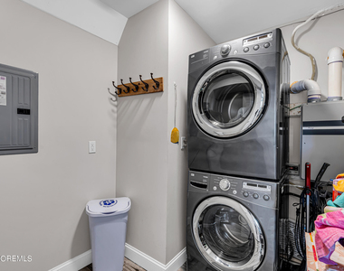 10 Pershing Avenue - Photo Thumbnail 12