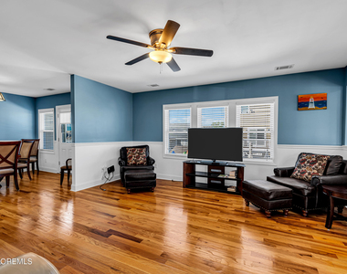 10 Pershing Avenue - Photo Thumbnail 2