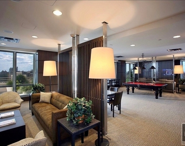 Lexington Avenue - Photo Thumbnail 2