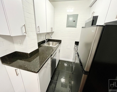 West 55 Street - Photo Thumbnail 4