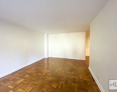 East 55 Street - Photo Thumbnail 1