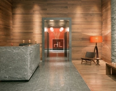 West 47th Street - Photo Thumbnail 3