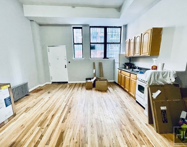 Stanton Street - Photo Thumbnail 2