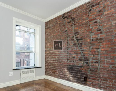 Hudson St. - Photo Thumbnail 3