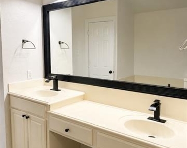 836 Mullrany Drive - Photo Thumbnail 2