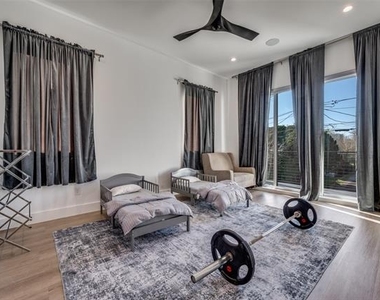 2308 Douglas Avenue - Photo Thumbnail 11