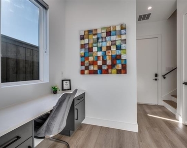 2308 Douglas Avenue - Photo Thumbnail 9