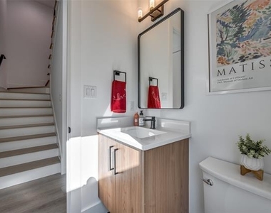 2308 Douglas Avenue - Photo Thumbnail 10