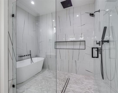2308 Douglas Avenue - Photo Thumbnail 17