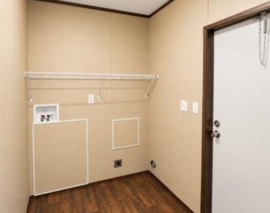 209 Lewald Lane - Photo Thumbnail 11