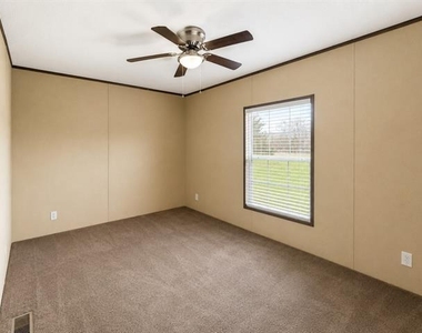 209 Lewald Lane - Photo Thumbnail 8