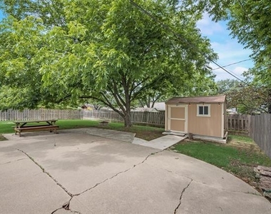 5700 Wessex Avenue - Photo Thumbnail 19