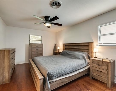 5700 Wessex Avenue - Photo Thumbnail 13