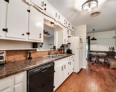 5700 Wessex Avenue - Photo Thumbnail 12