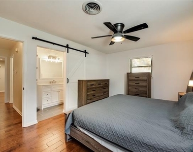 5700 Wessex Avenue - Photo Thumbnail 14