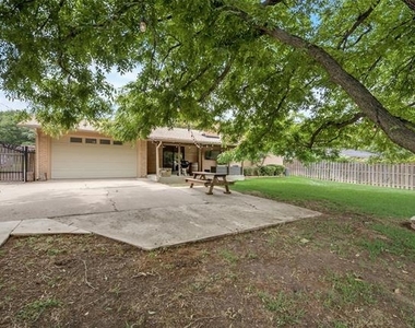 5700 Wessex Avenue - Photo Thumbnail 20