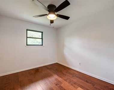 5700 Wessex Avenue - Photo Thumbnail 16