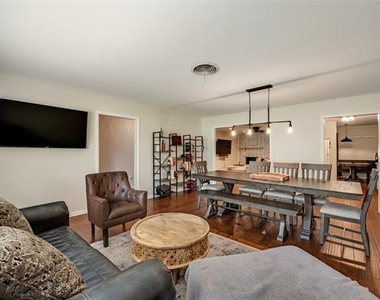 5700 Wessex Avenue - Photo Thumbnail 7
