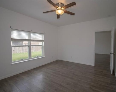223 Magnolia Drive - Photo Thumbnail 10