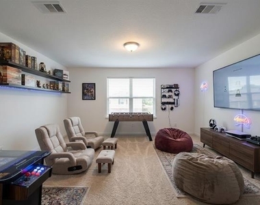 223 Magnolia Drive - Photo Thumbnail 4