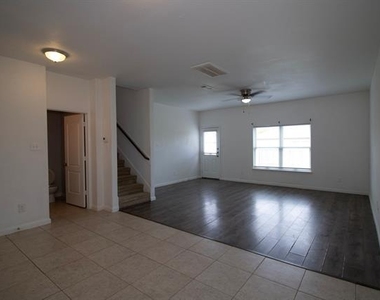 223 Magnolia Drive - Photo Thumbnail 3