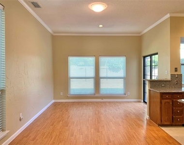 1410 Indian Lake Trail - Photo Thumbnail 5