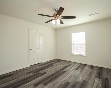 1325 Englemann Drive - Photo Thumbnail 15