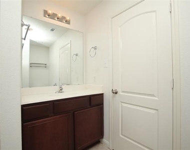 1325 Englemann Drive - Photo Thumbnail 18