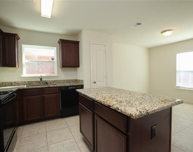 1325 Englemann Drive - Photo Thumbnail 8