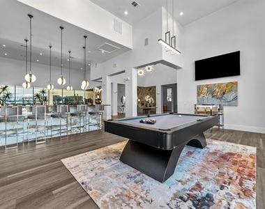905 Onyx - Photo Thumbnail 6