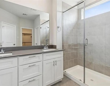 905 Sicily Boulevard - Photo Thumbnail 10