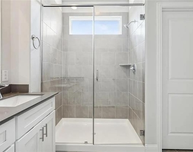 905 Sicily Boulevard - Photo Thumbnail 3
