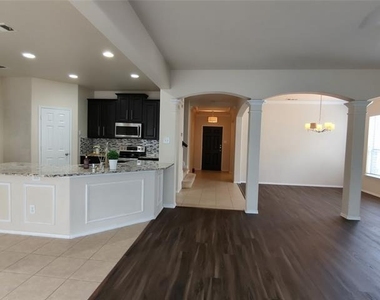 5117 Sweetgum Court - Photo Thumbnail 2