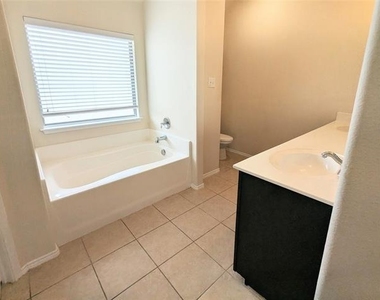 5117 Sweetgum Court - Photo Thumbnail 26