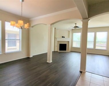 5117 Sweetgum Court - Photo Thumbnail 4