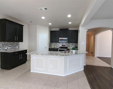 5117 Sweetgum Court - Photo Thumbnail 8